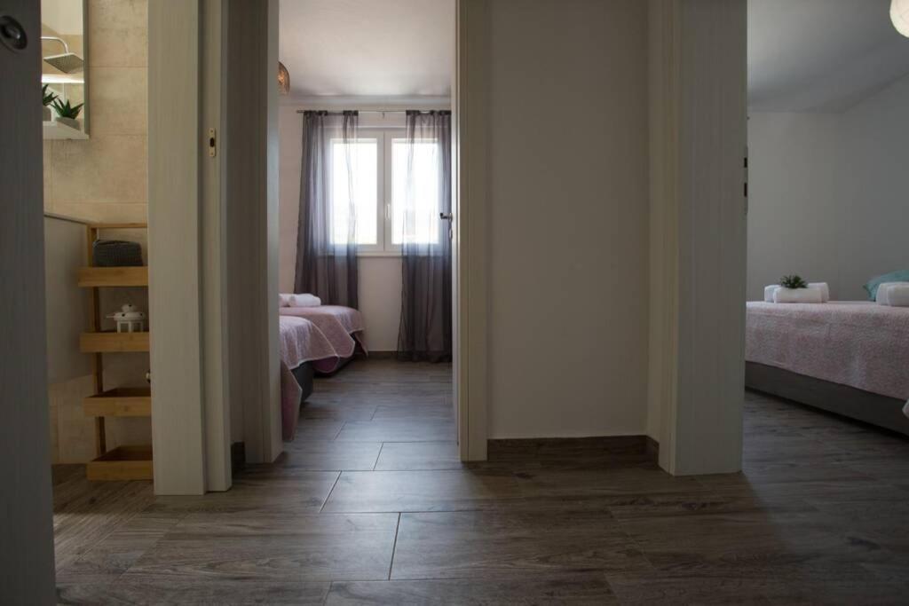 Lodge Jomi Kaštel Novi Exteriör bild
